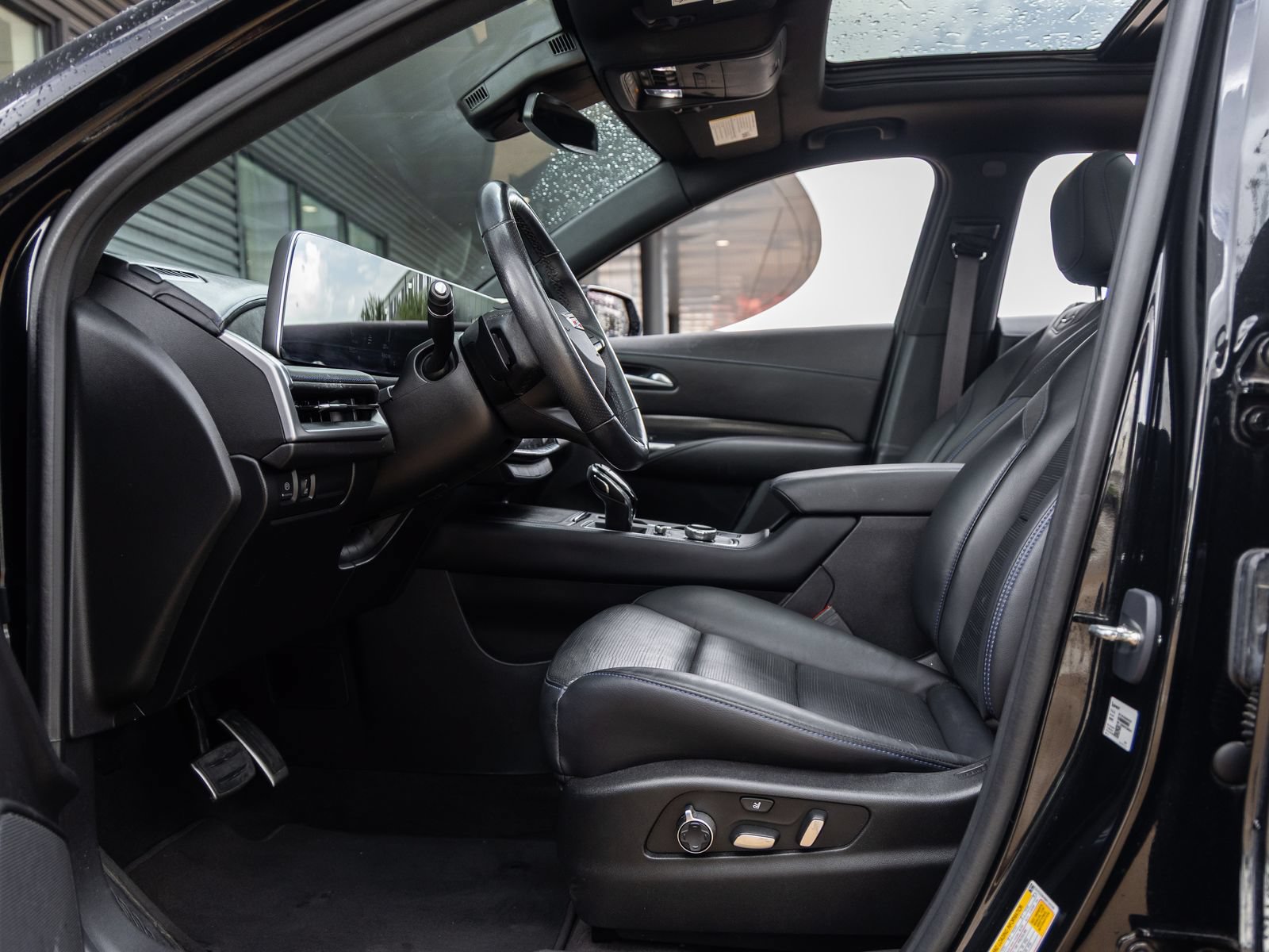 Used 2024 Cadillac XT4 Sport FWD image 19