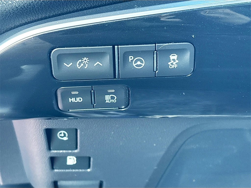 Used 2020 Toyota Prius Prime Limited image 10