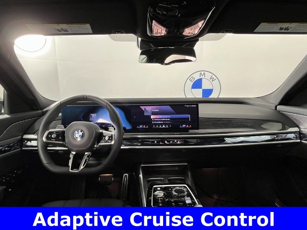 Used 2025 BMW 760i xDrive w/ Premium Package image 9