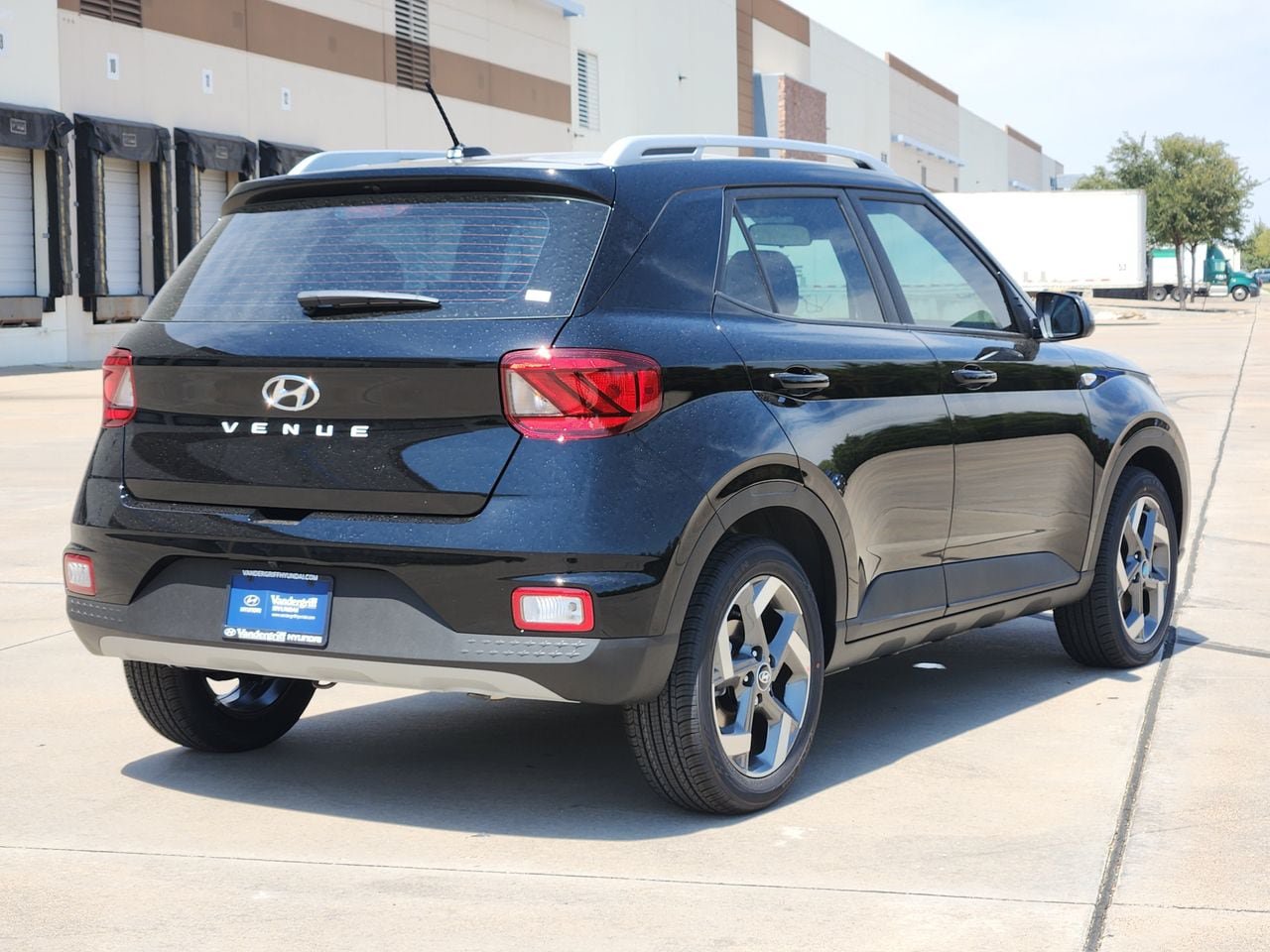 New 2026 Hyundai Venue SEL FWD image 4