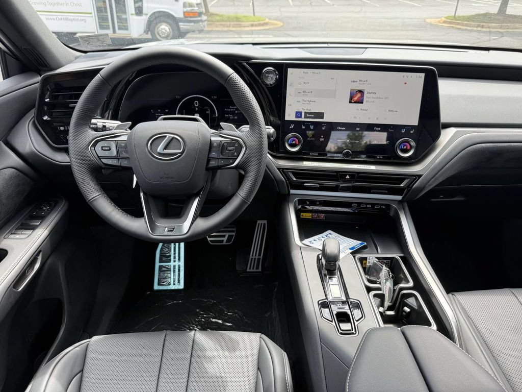 Used 2026 Lexus TX 500h AWD w/ Technology Package image 8
