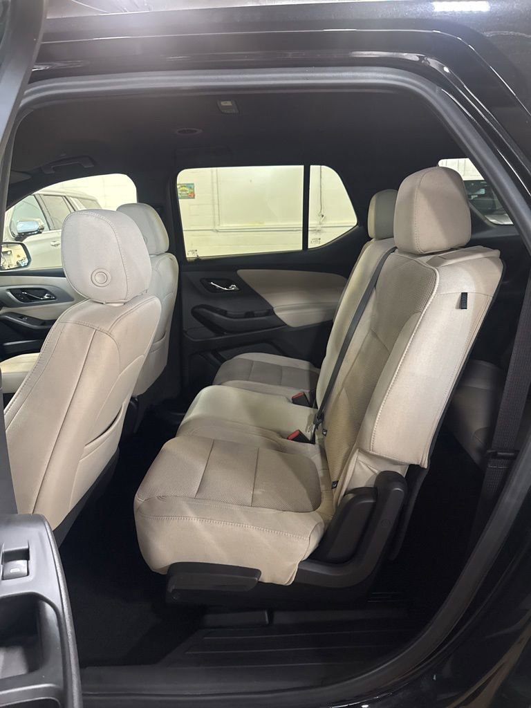 Used 2023 Chevrolet Traverse LS FWD image 6
