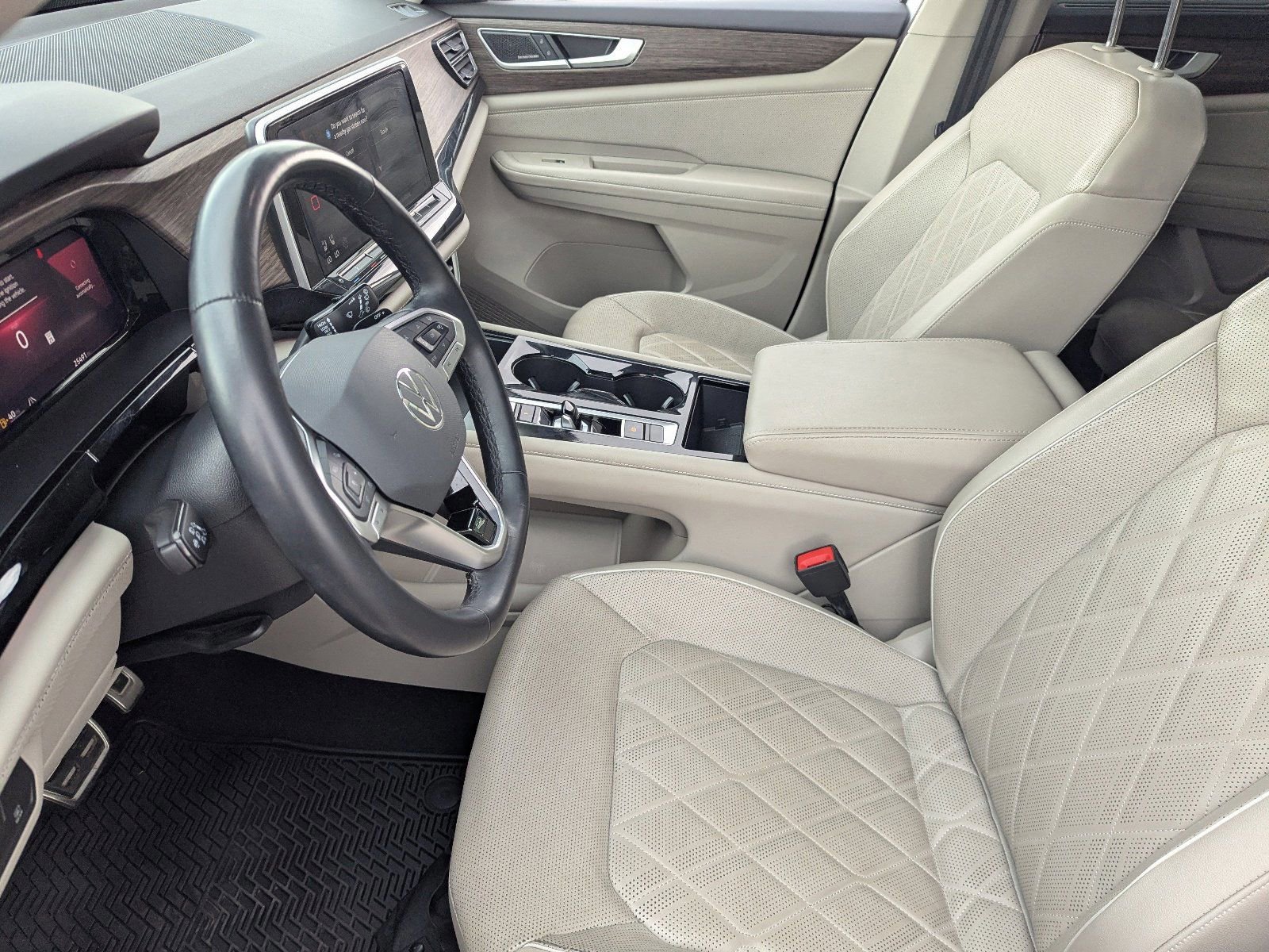 Used 2024 Volkswagen Atlas SEL Premium R-Line image 23