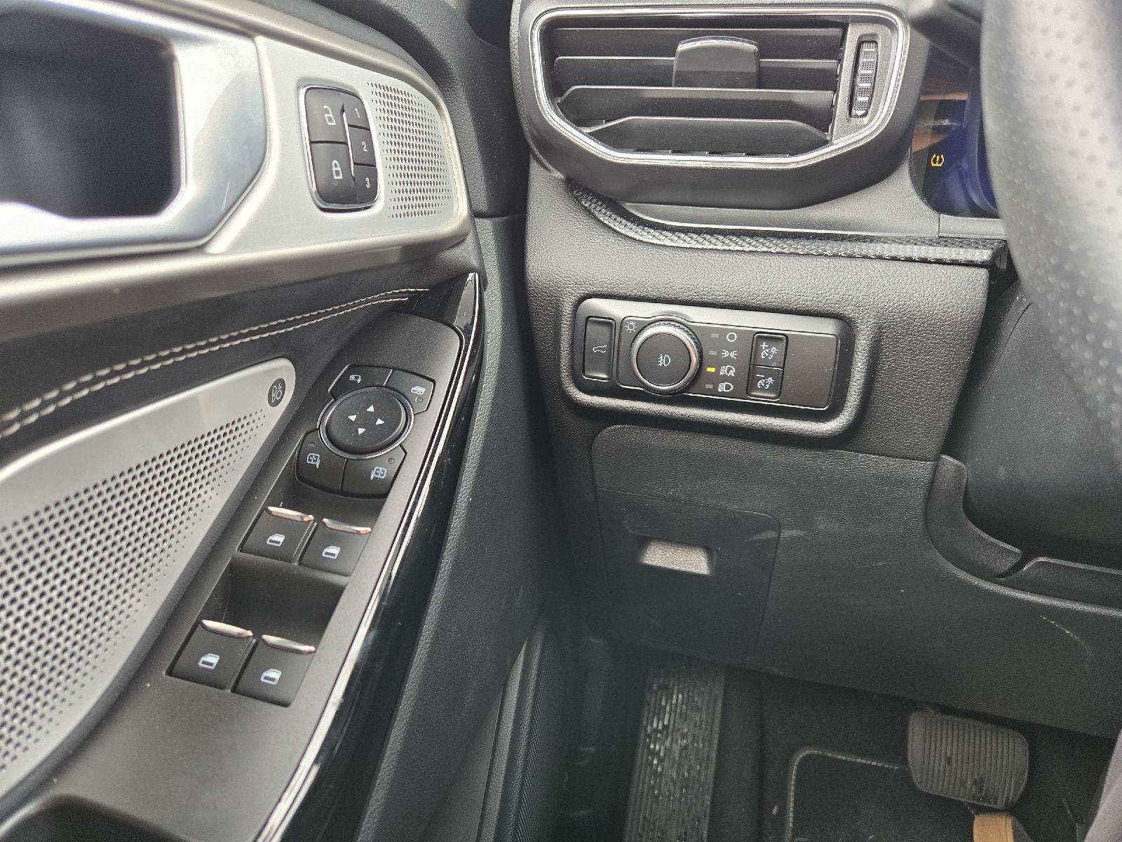 Used 2023 Ford Explorer ST w/ Equipment Group 401A AWD/4WD image 22