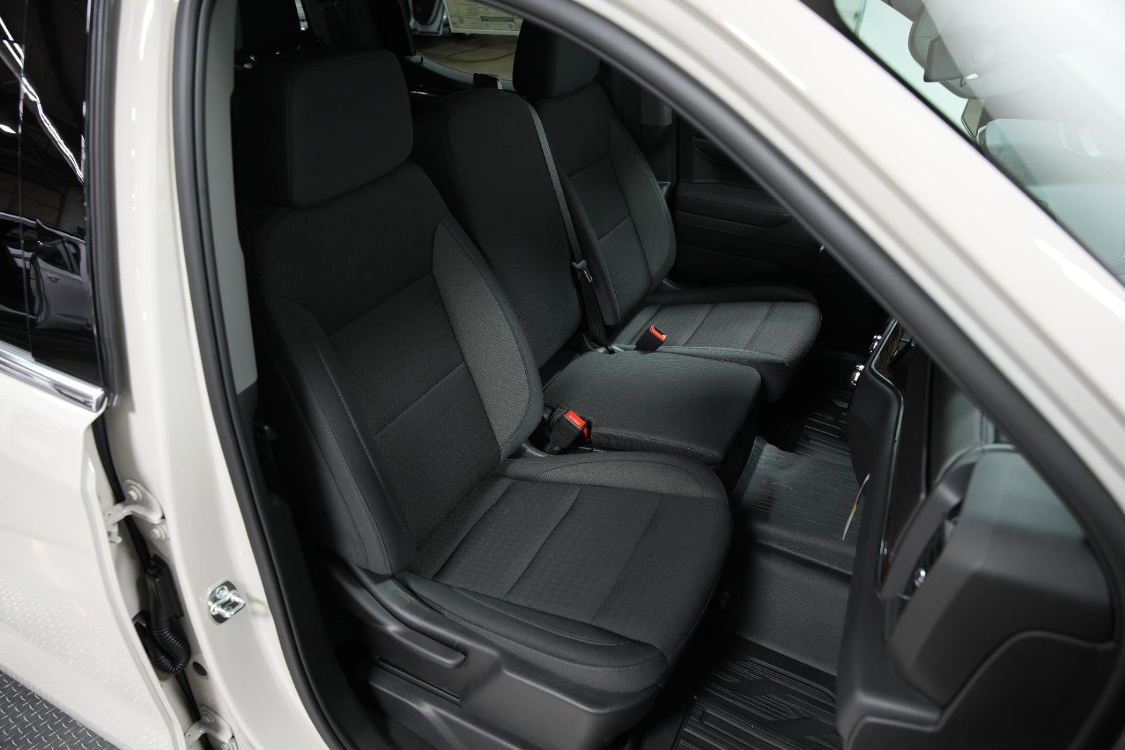 New 2026 GMC Sierra 1500 SLE image 15