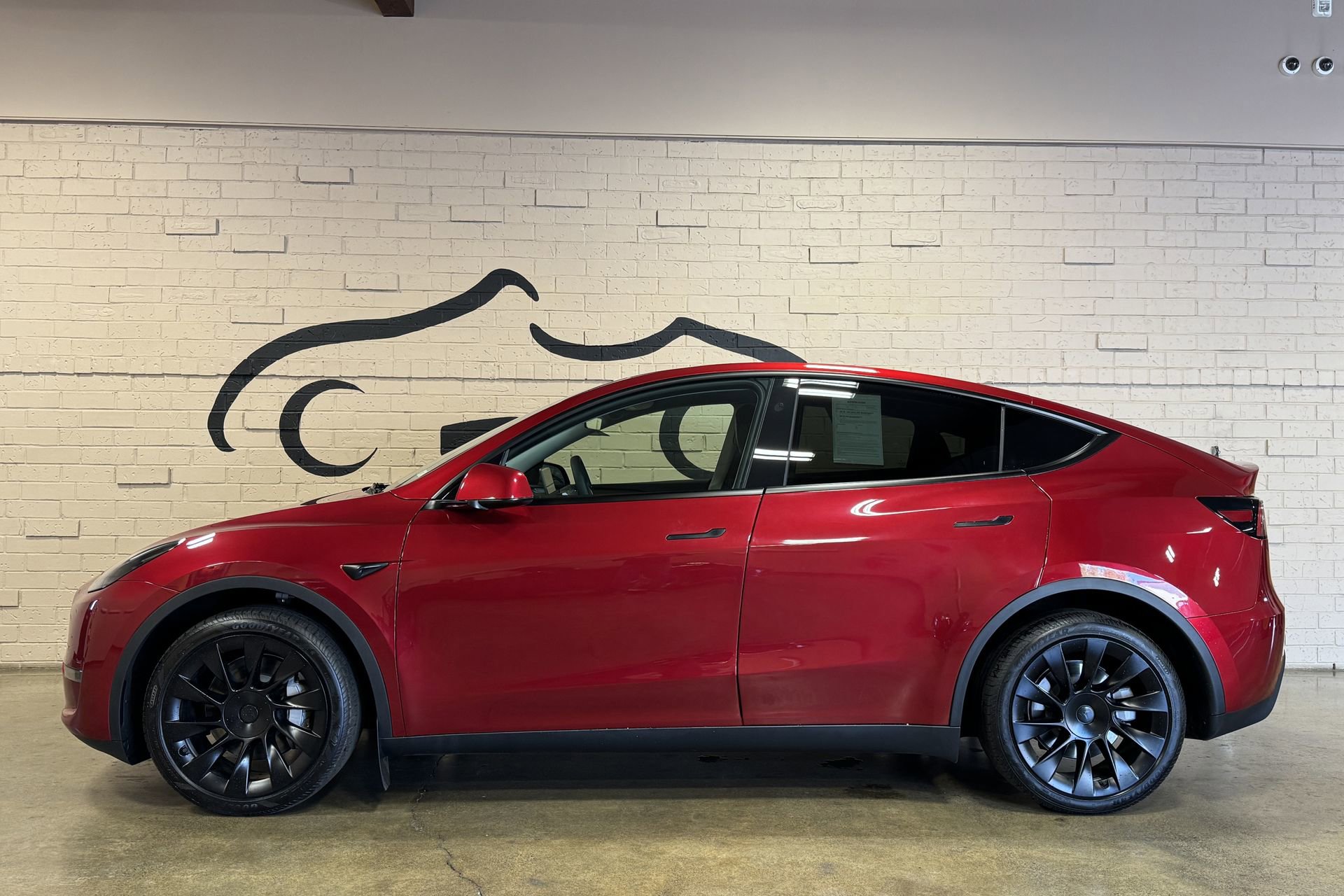 Used 2024 Tesla Model Y Long Range AWD/4WD image 6
