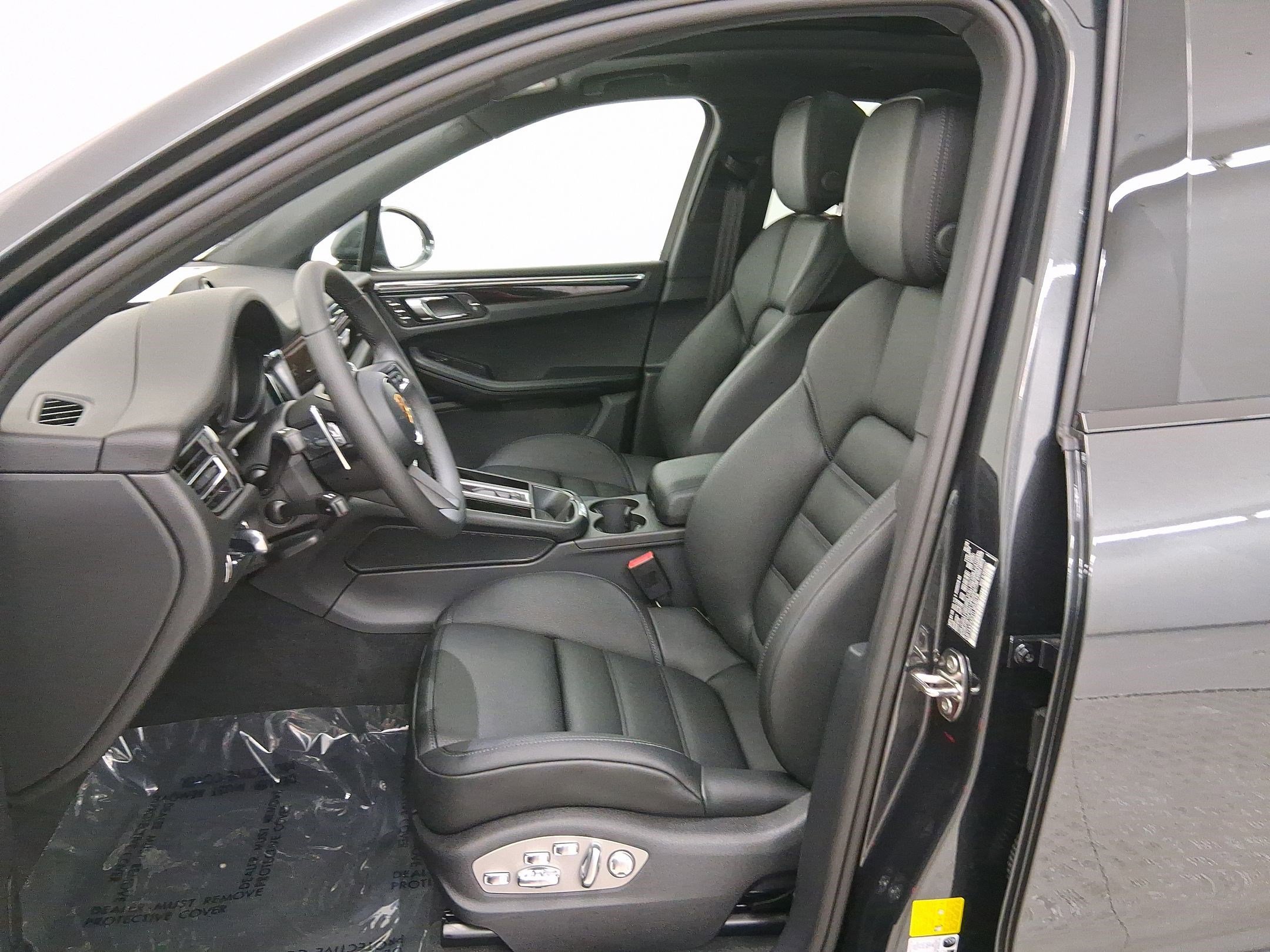 Used 2026 Porsche Macan image 5