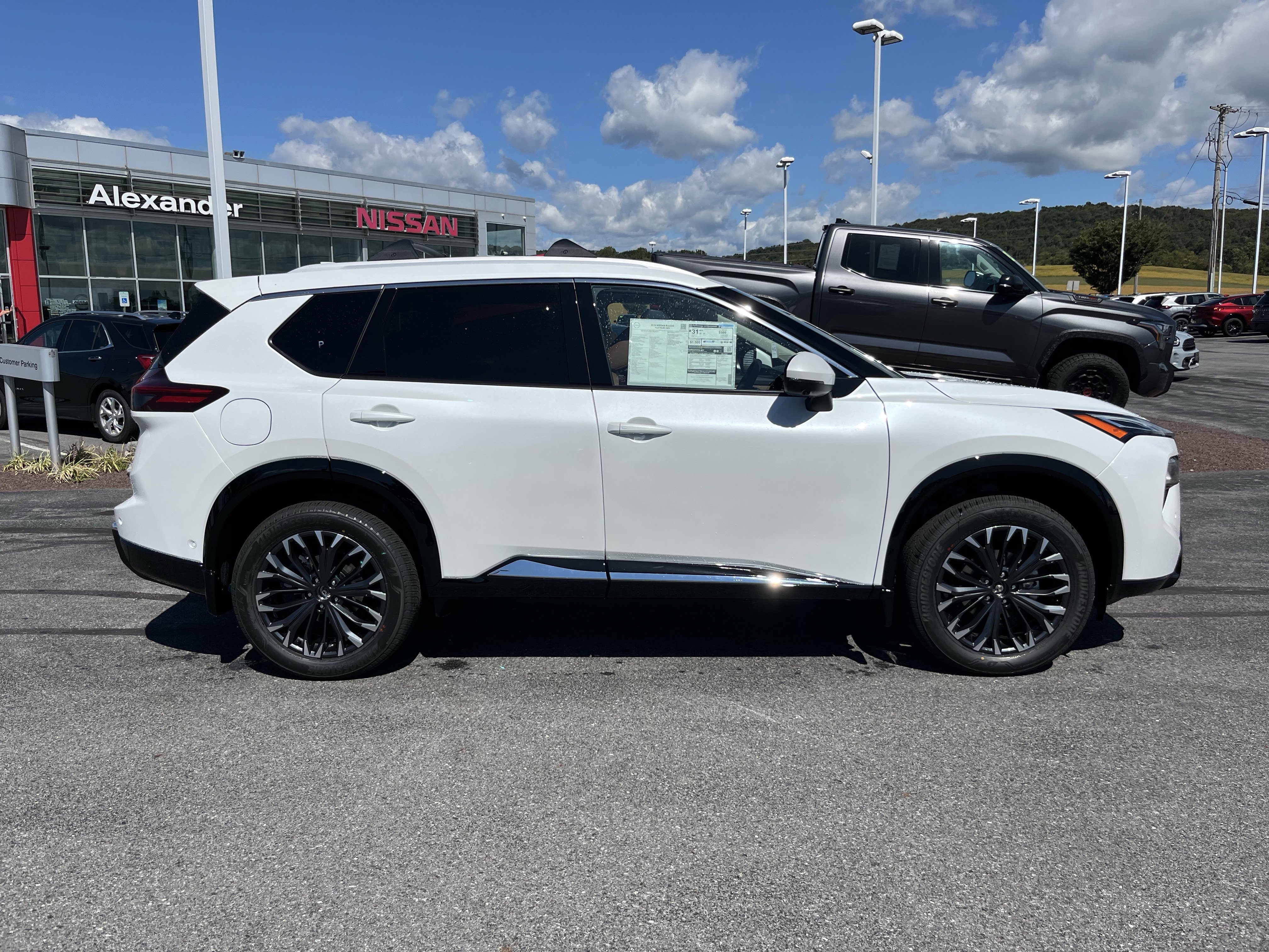 New 2026 Nissan Rogue Platinum w/ Platinum Premium Package image 2