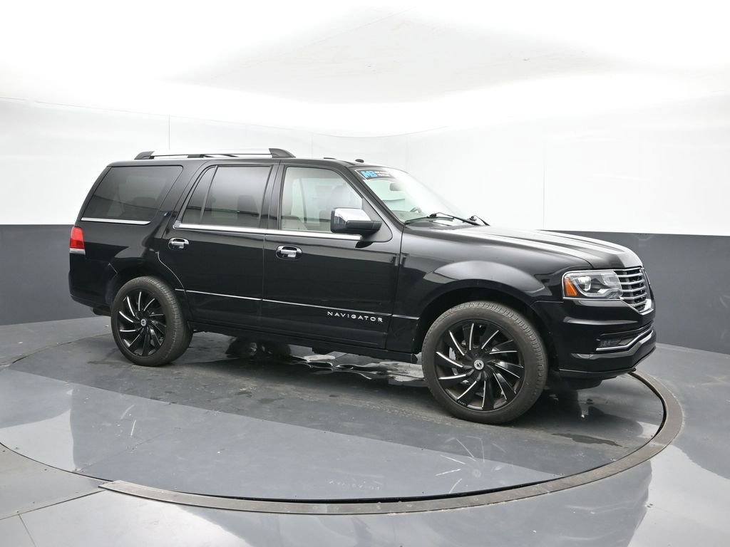 Used 2017 Lincoln Navigator Select image 7