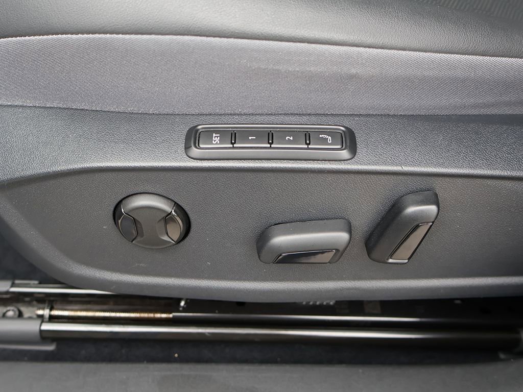 Used 2023 Volkswagen ID.4 Pro S image 36