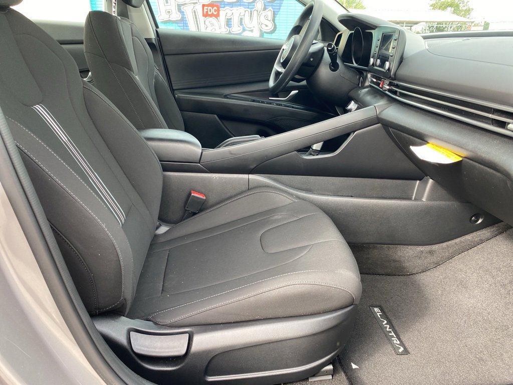 Used 2023 Hyundai Elantra SEL w/ Preferred Accessory Package image 15