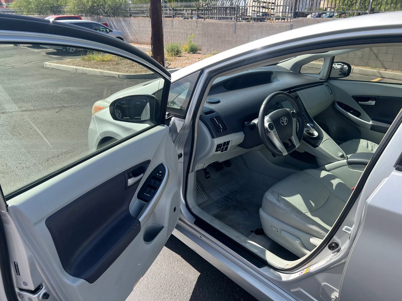 Used 2010 Toyota Prius Four FWD image 9