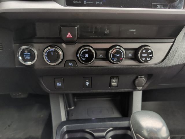 Used 2016 Toyota Tacoma TRD Sport w/ Towing Package AWD/4WD image 22