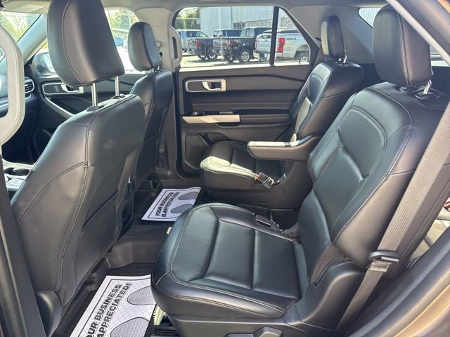 Used 2021 Ford Explorer XLT w/ Equipment Group 202A image 10