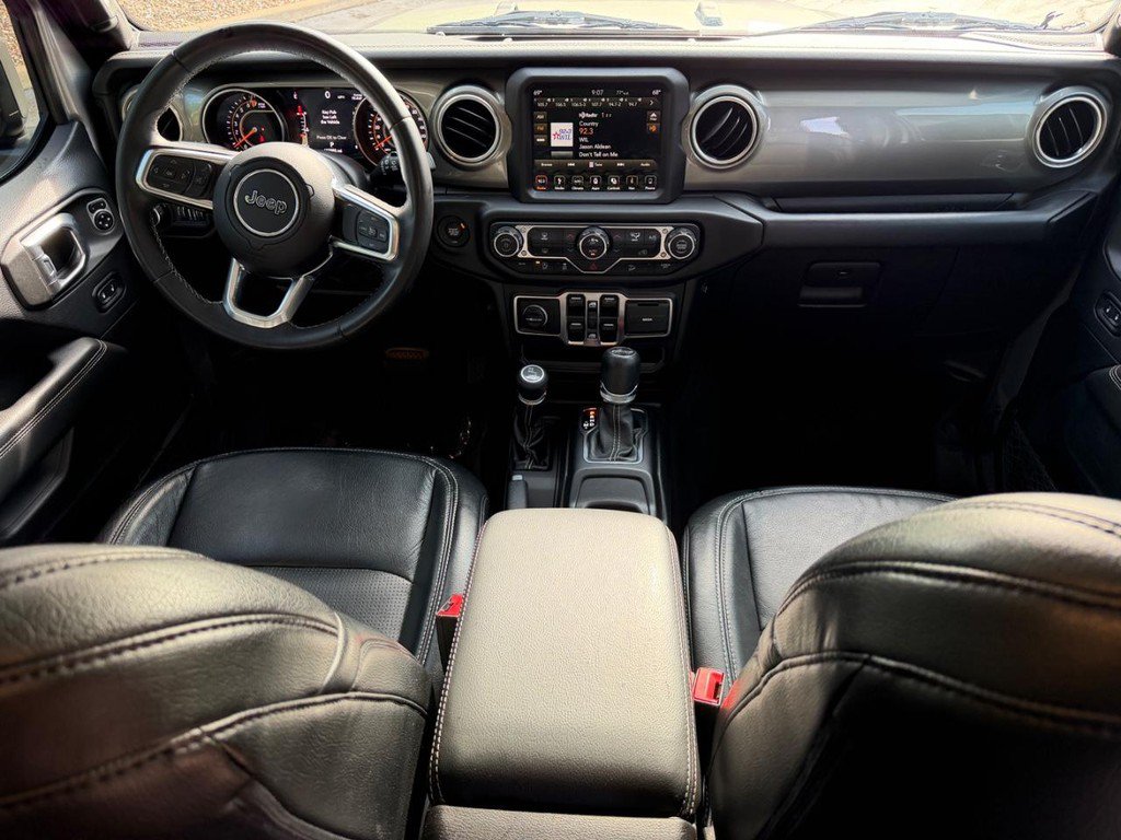 Used 2019 Jeep Wrangler Unlimited Sahara w/ Uconnect 4C Nav & Sound Group AWD/4WD image 11