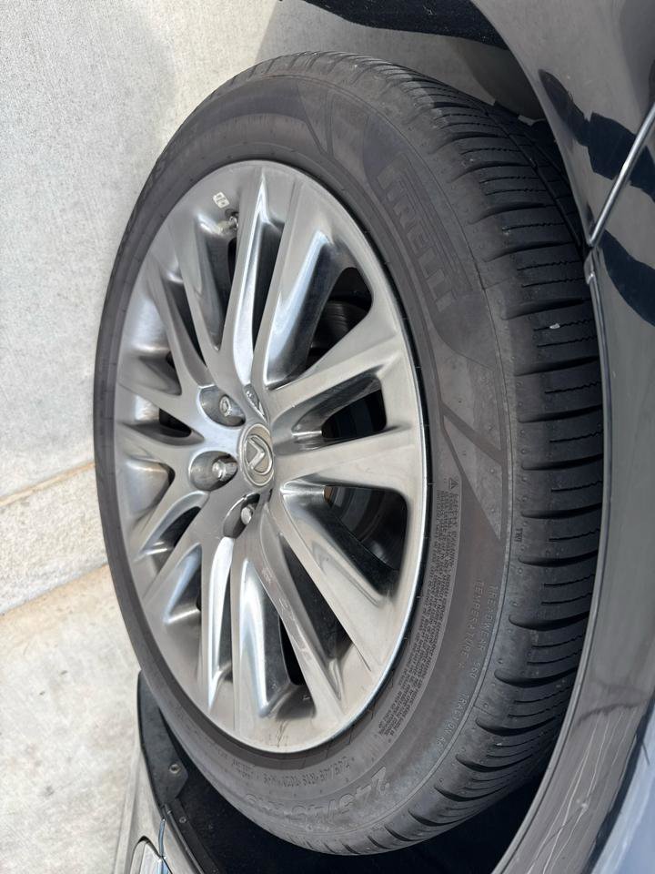 Used 2013 Lexus LS 460 L w/ Preferred Accessory Package RWD image 18