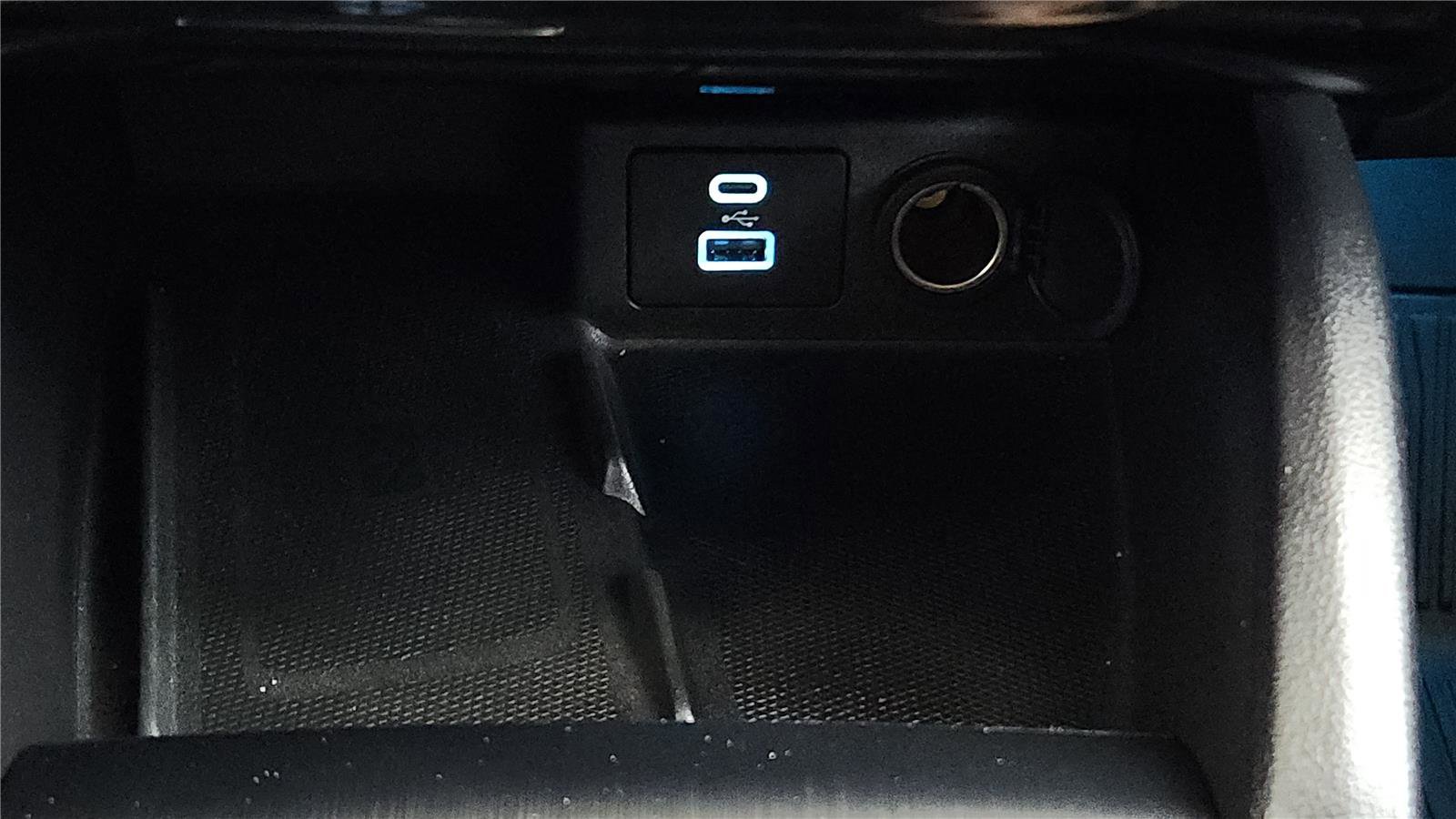 Used 2023 Ford Escape Platinum w/ Premium Technology Package image 38