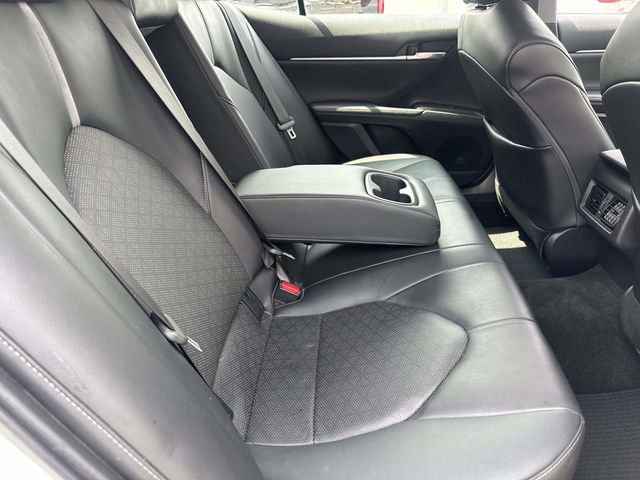 Used 2022 Toyota Camry XSE FWD image 11