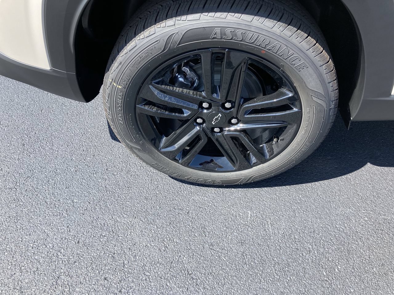 New 2026 Chevrolet Trax ACTIV w/ Sunroof Package FWD image 9