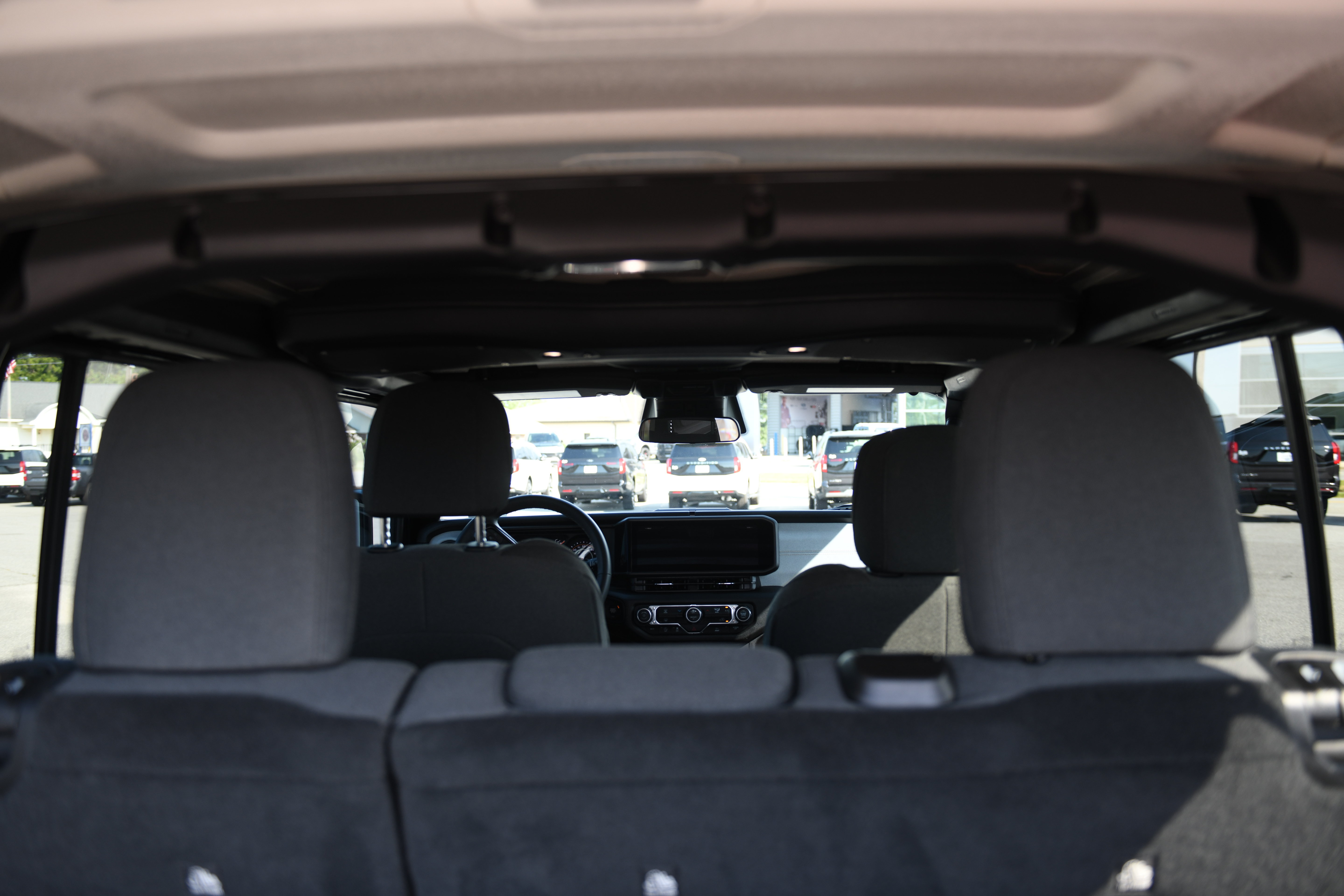 Used 2025 Jeep Wrangler Unlimited Sport AWD/4WD image 12