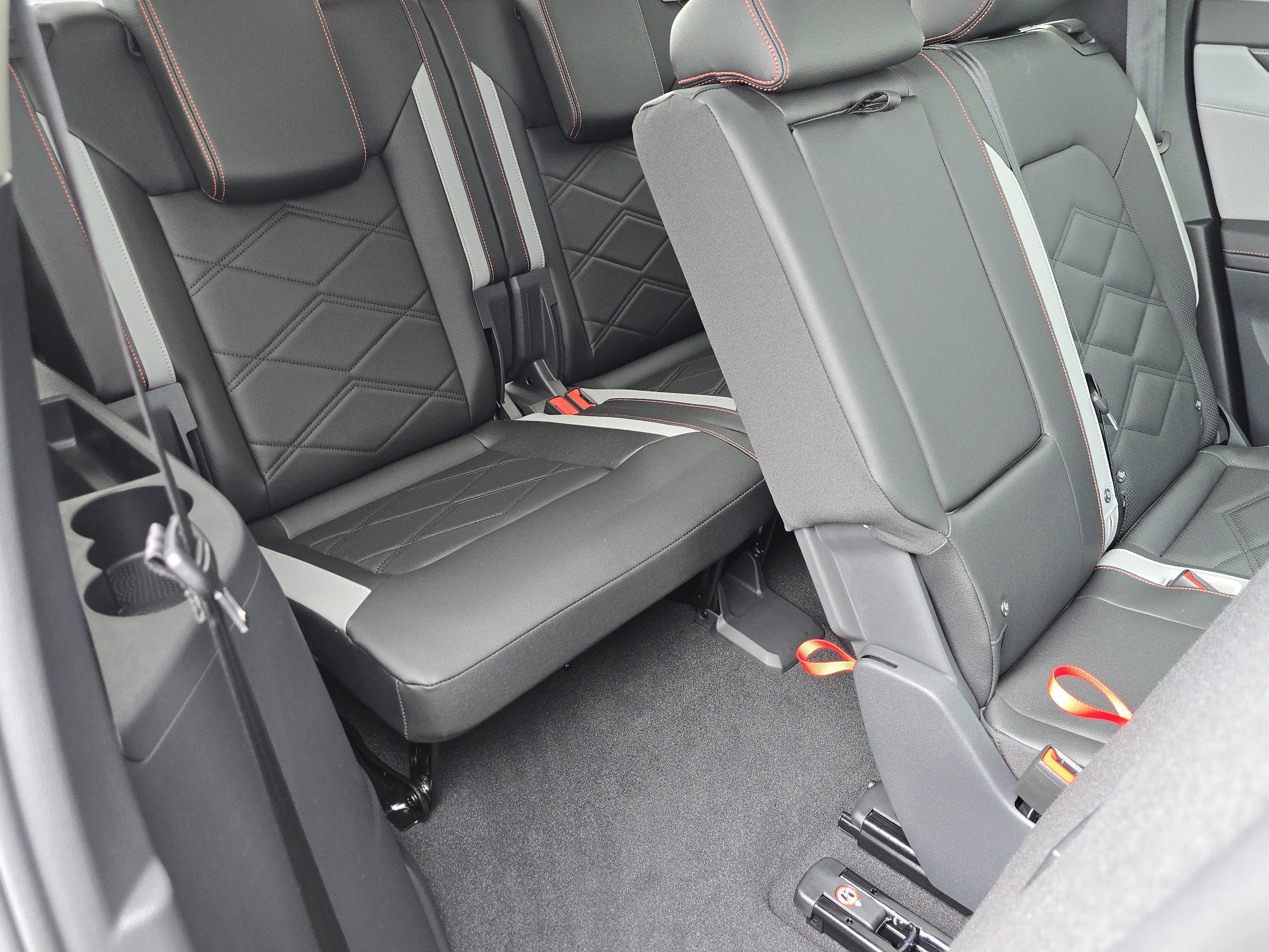 New 2025 Volkswagen Atlas Peak Edition SE image 21