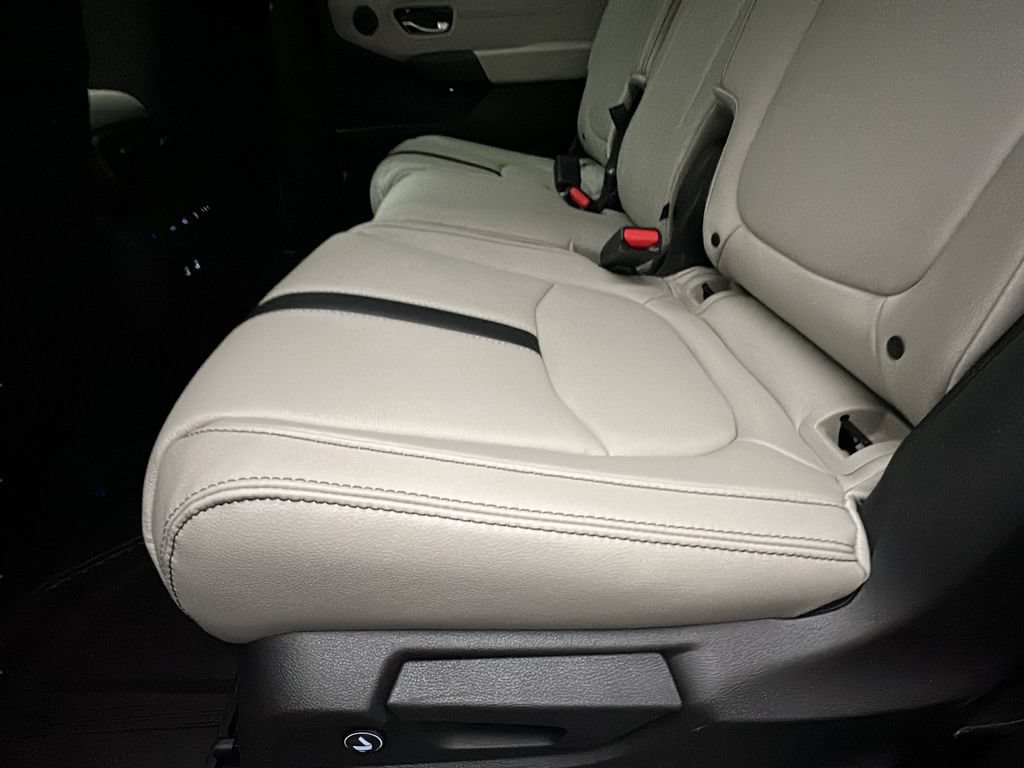 New 2026 Honda Pilot Touring image 17