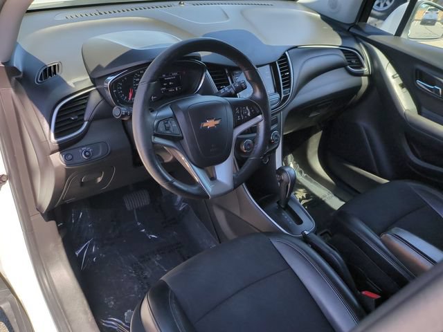 Used 2018 Chevrolet Trax LT w/ LT Convenience Package FWD image 11