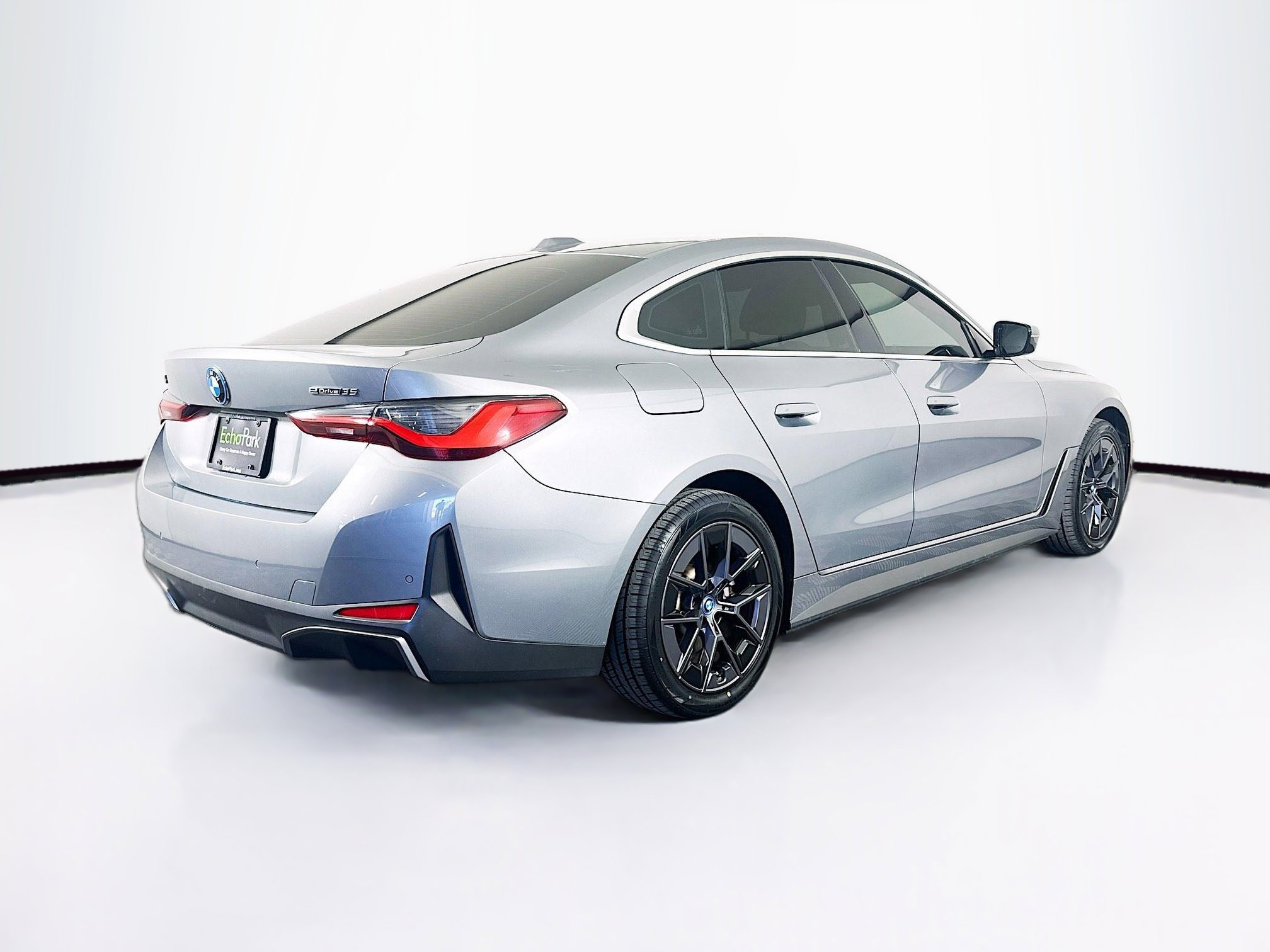 Used 2023 BMW i4 eDrive35 w/ Premium Package image 9