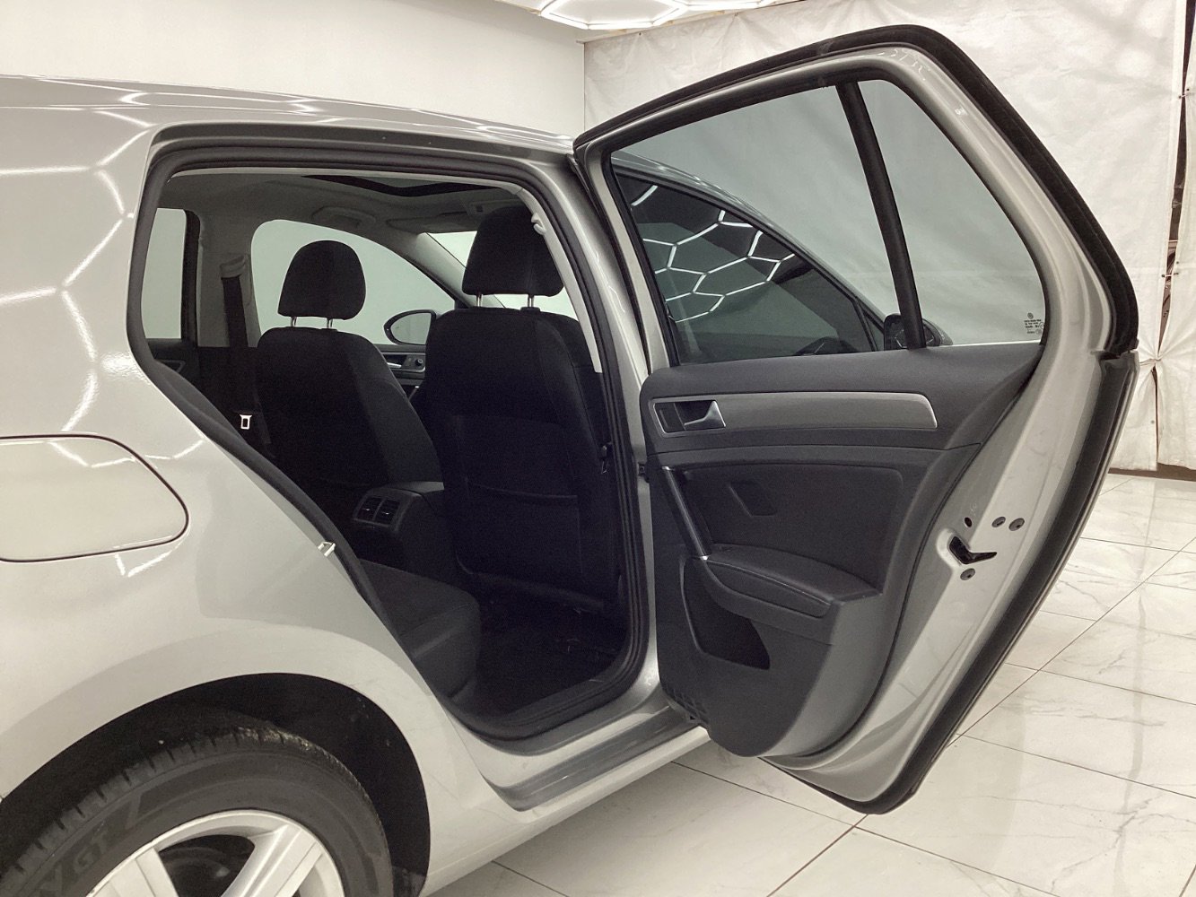 Used 2017 Volkswagen Golf Wolfsburg Edition image 23