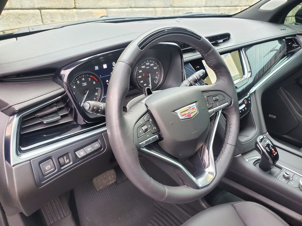 Certified 2023 Cadillac XT6 Premium Luxury w/ Technology Package AWD/4WD image 18