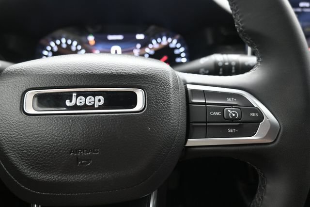 Used 2025 Jeep Compass Latitude w/ Altitude Special Edition AWD/4WD image 25