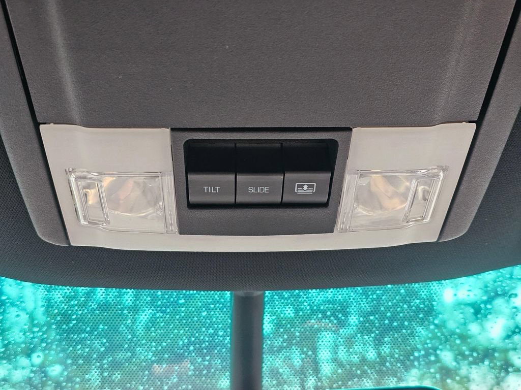 Used 2016 Ford Explorer XLT w/ Equipment Group 202A AWD/4WD image 37