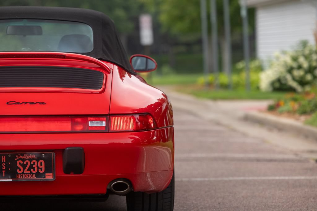 Used 1995 Porsche 911 Carrera RWD image 24