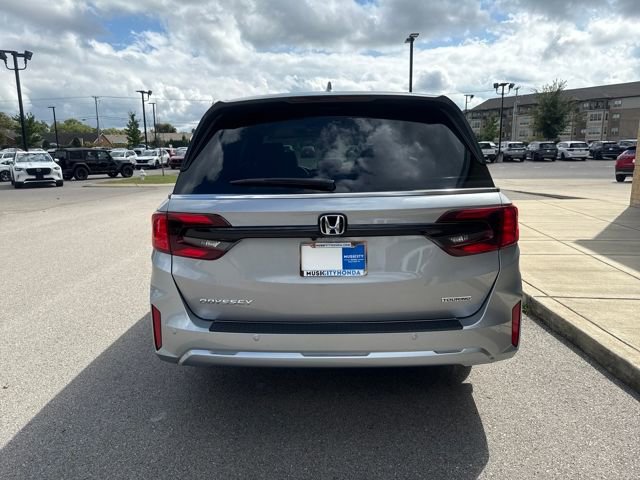 New 2026 Honda Odyssey Touring image 3