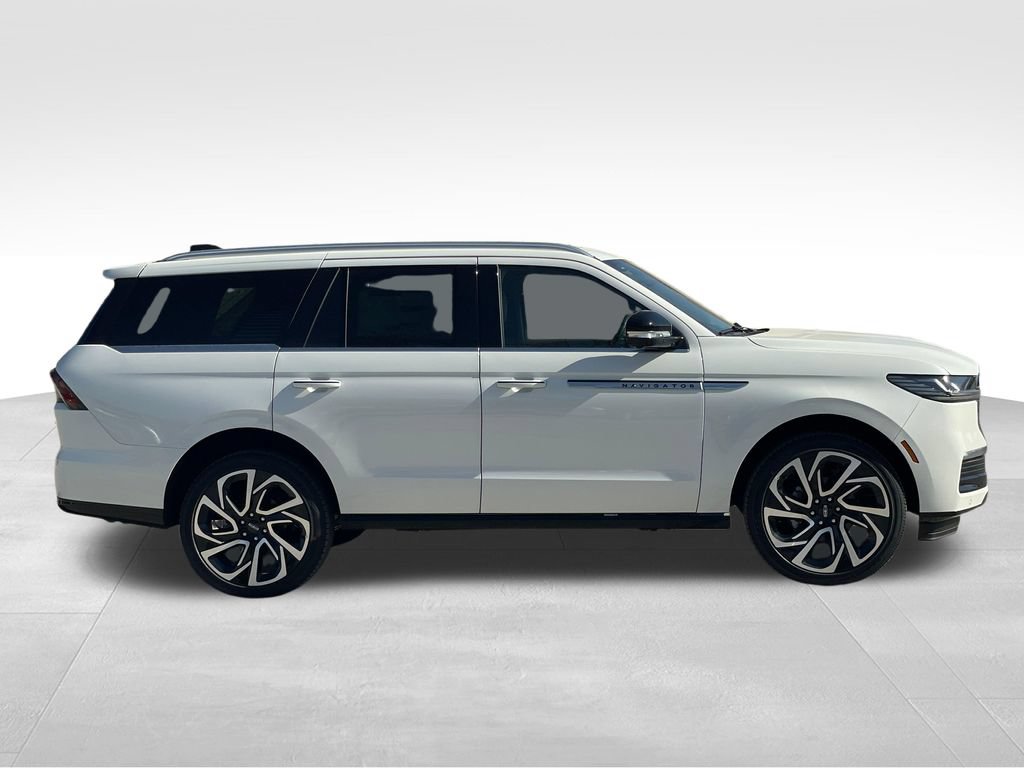 New 2026 Lincoln Navigator Reserve AWD/4WD image 6