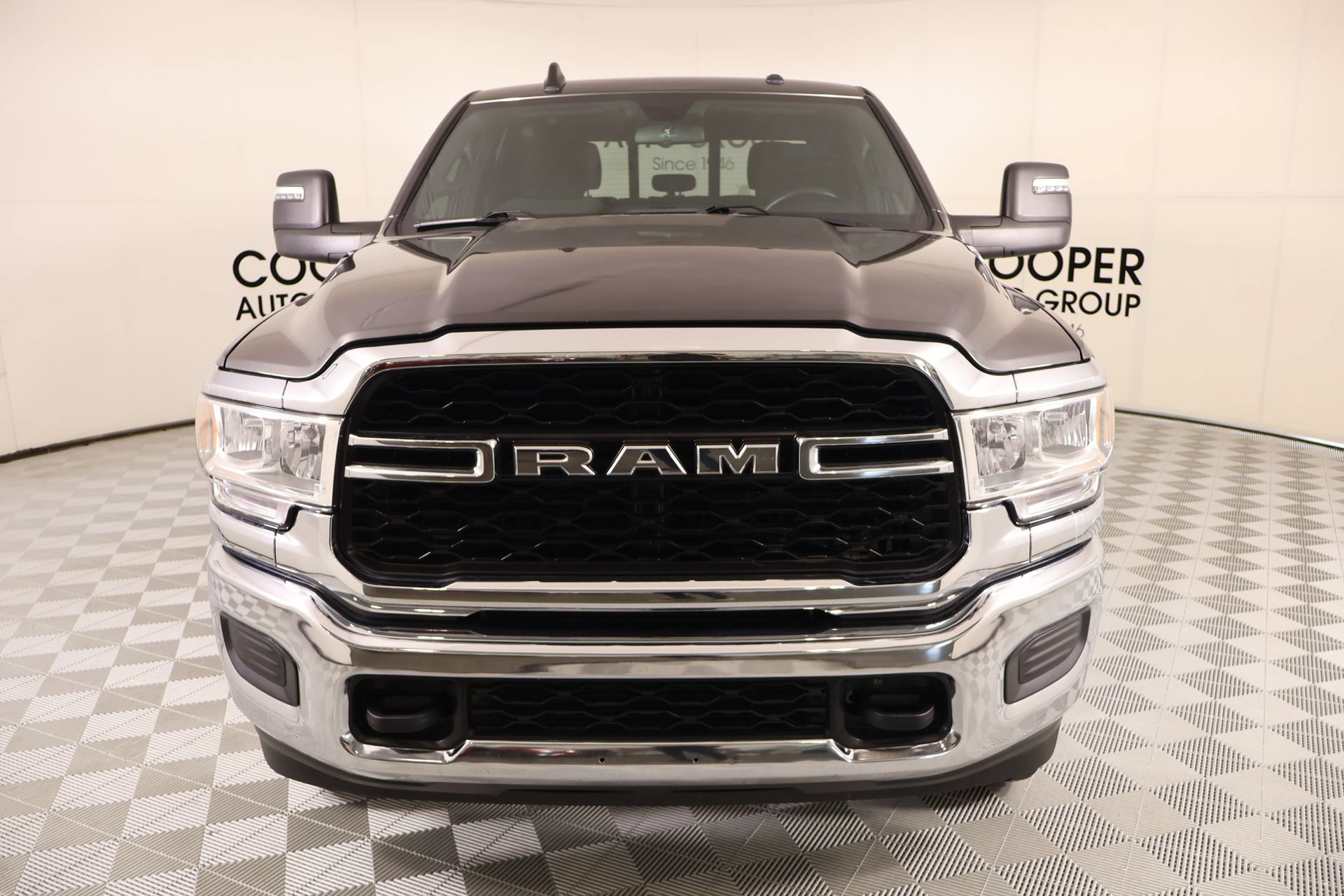 Used 2024 RAM 2500 Tradesman w/ Chrome Appearance Group AWD/4WD image 8