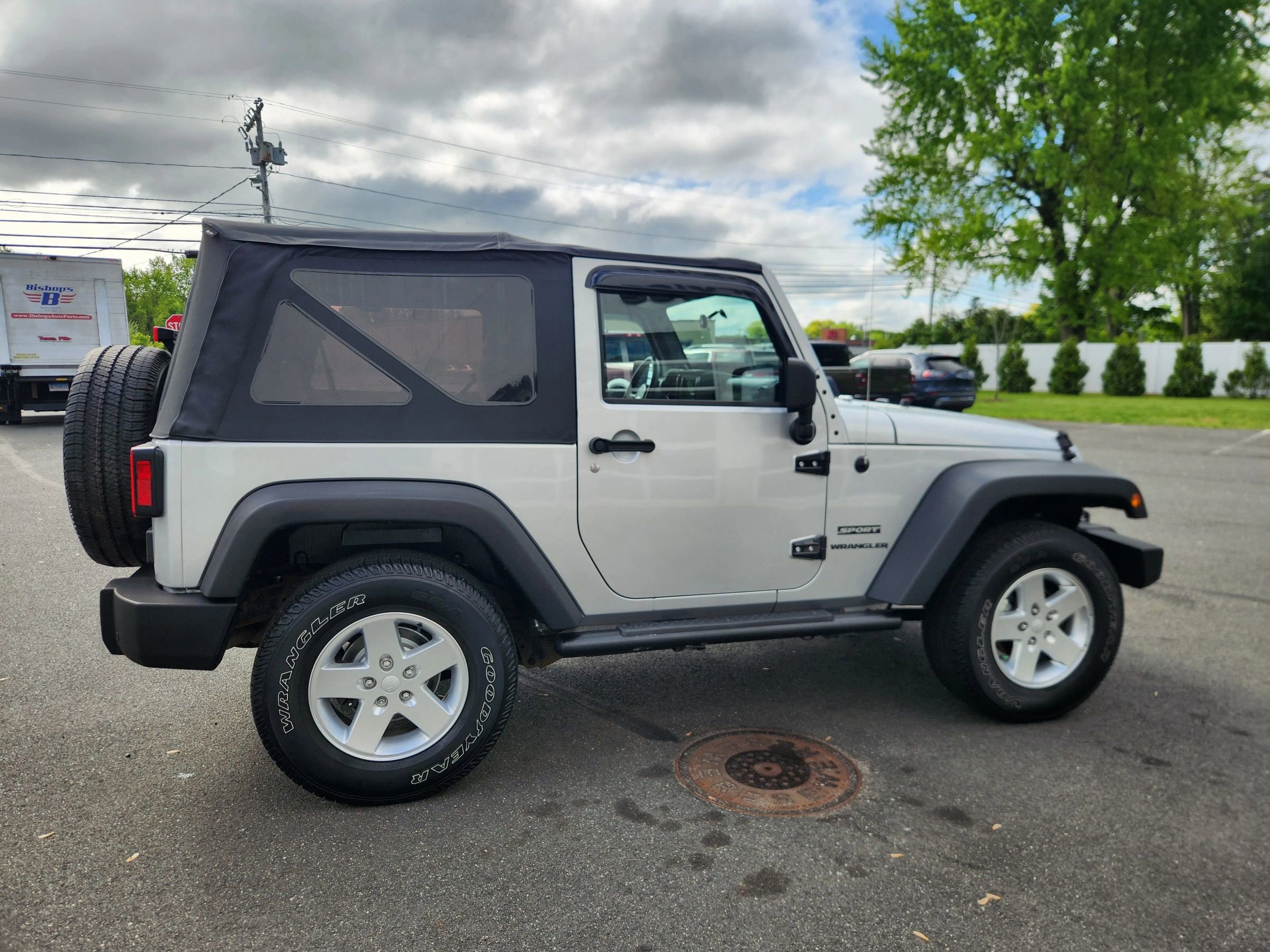 Used 2010 Jeep Wrangler Sport AWD/4WD image 17