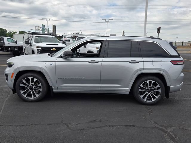 Used 2023 Jeep Grand Cherokee Overland w/ Advanced Protech Group III AWD/4WD image 6