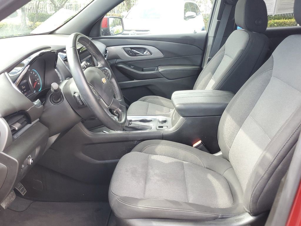 Used 2023 Chevrolet Traverse LT image 19