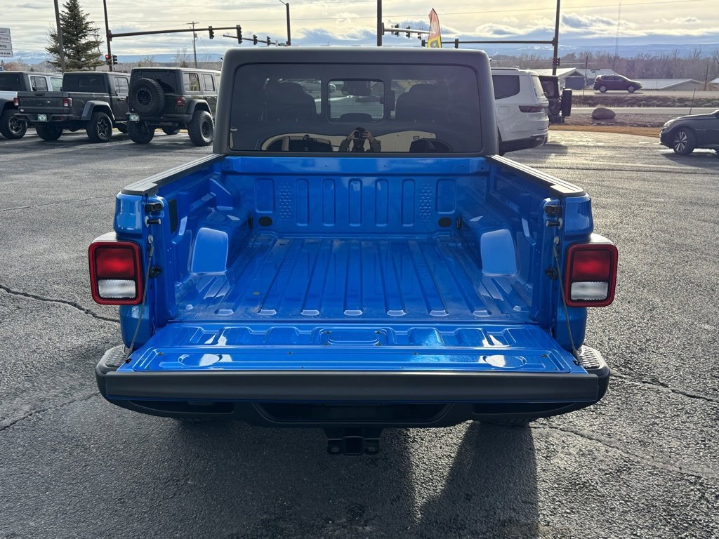 New 2025 Jeep Gladiator Sport image 12