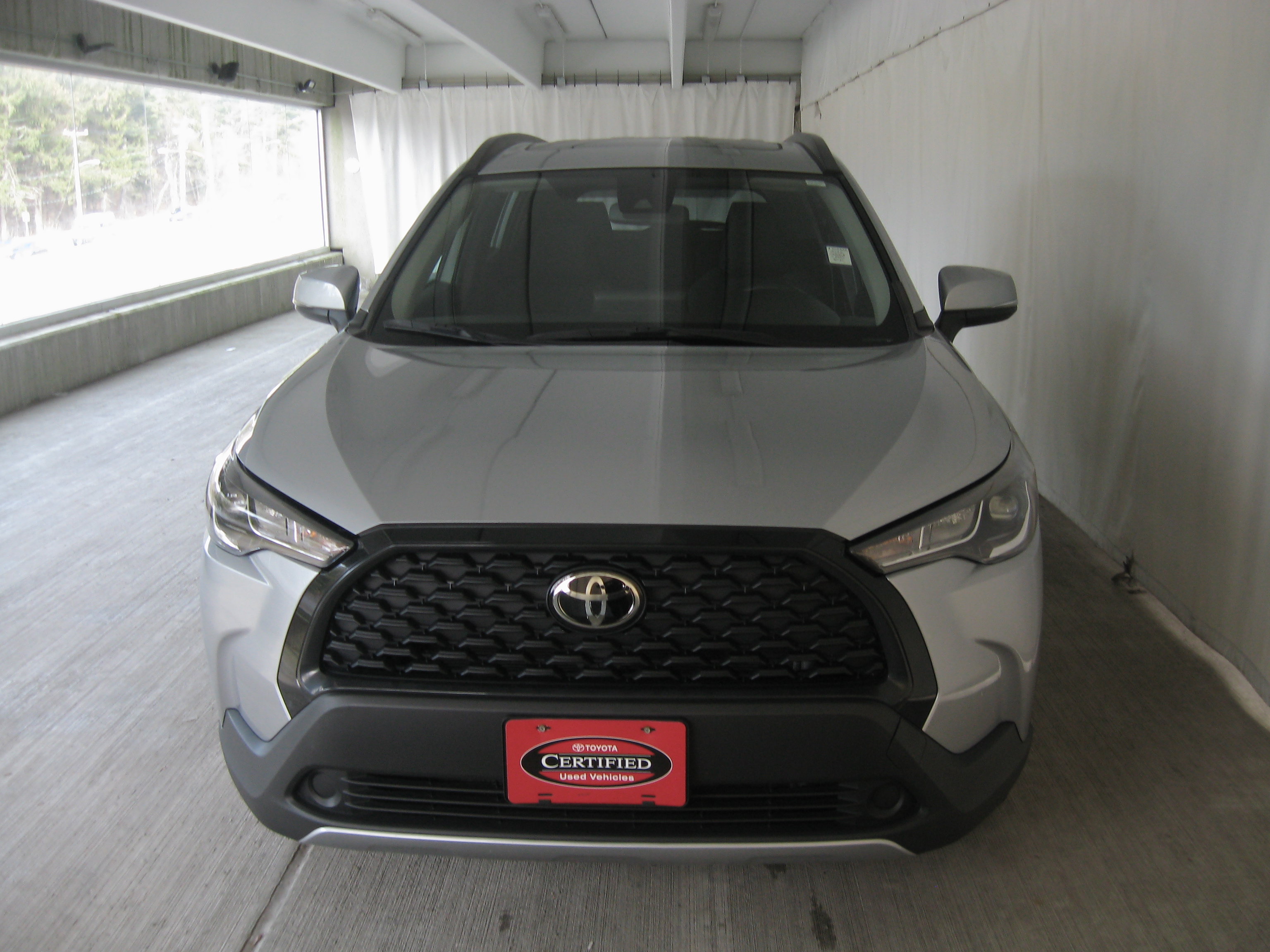 Certified 2022 Toyota Corolla Cross LE w/ Moonroof Package AWD/4WD image 4