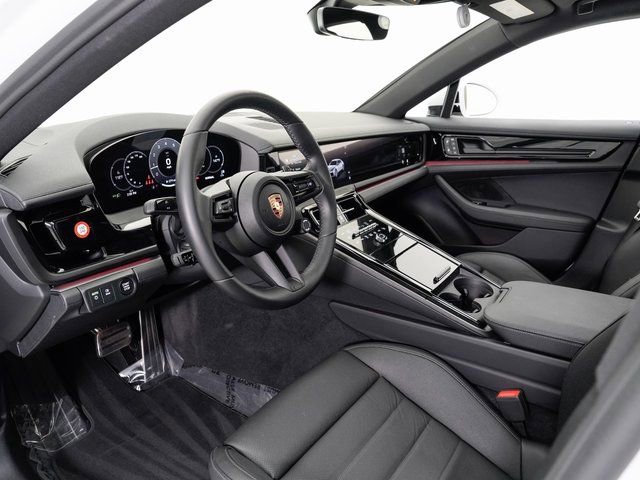 Certified 2025 Porsche Panamera 4 image 4