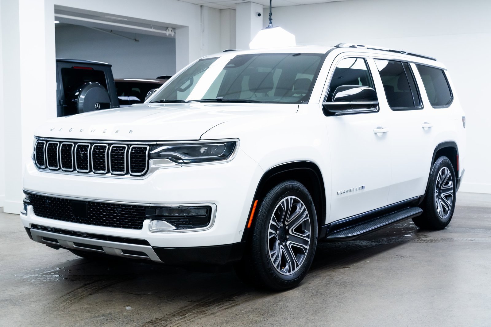 Used 2024 Jeep Wagoneer Series II w/ Convenience Group I image 3