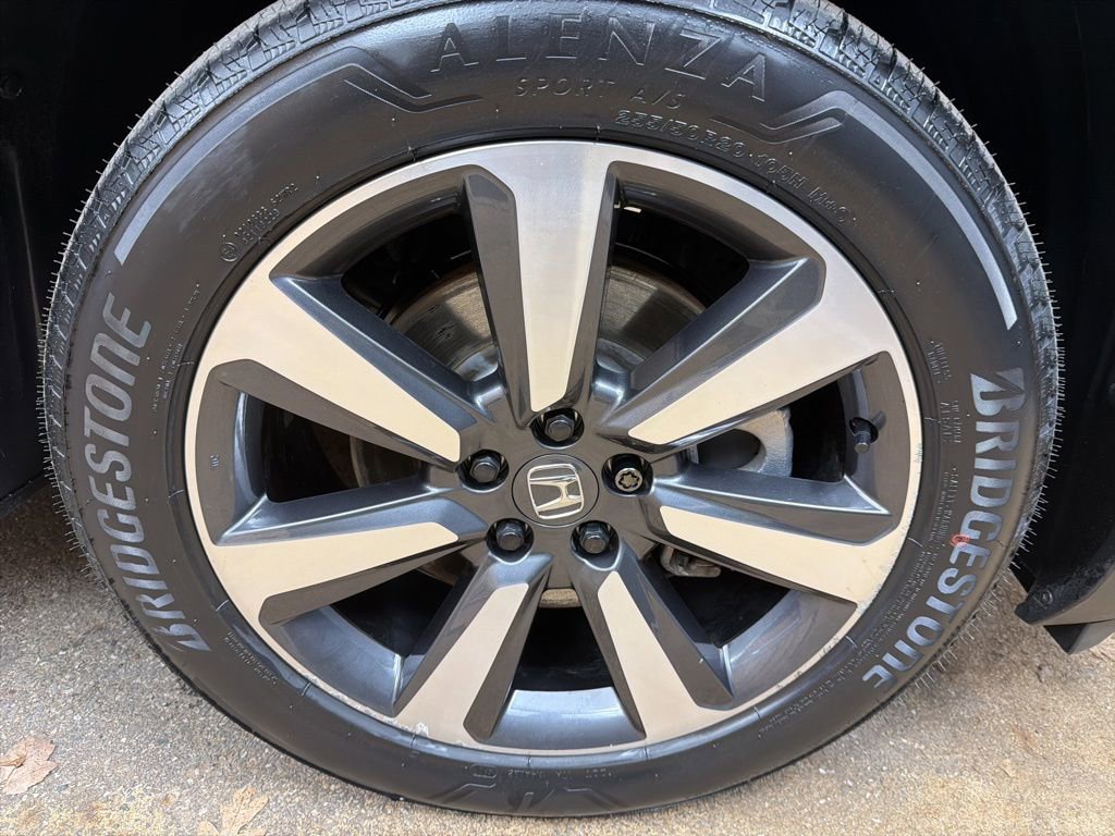 Used 2025 Honda Pilot Touring image 37