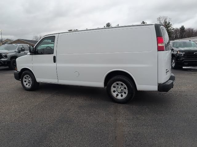 Used 2010 Chevrolet Express 1500 RWD image 4