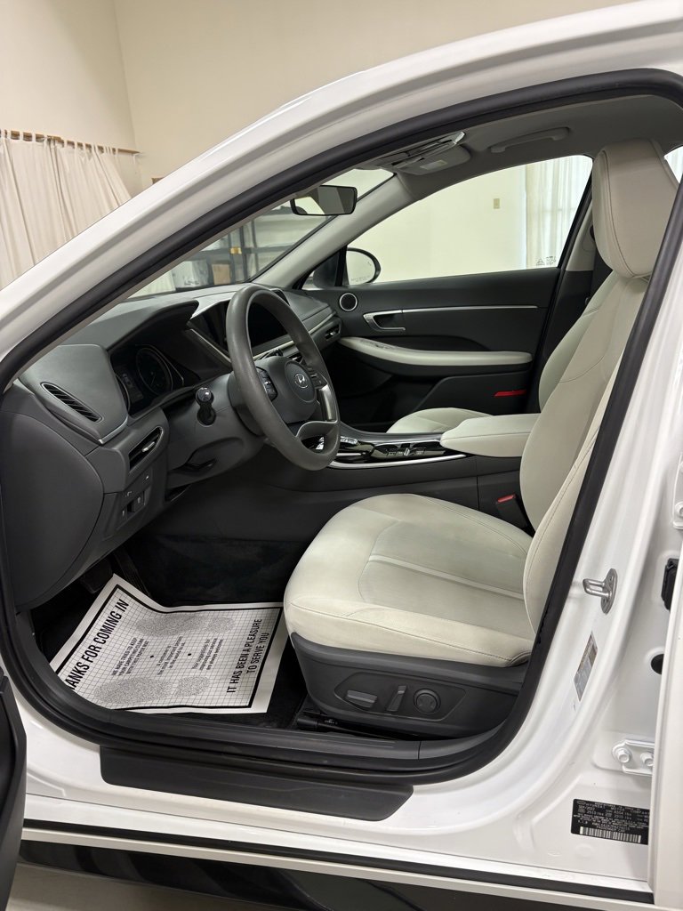 Used 2023 Hyundai Sonata SEL w/ Preferred Accessory Package image 9