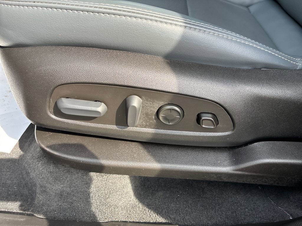 Used 2023 Buick Enclave Premium w/ Experience Buick Package image 12