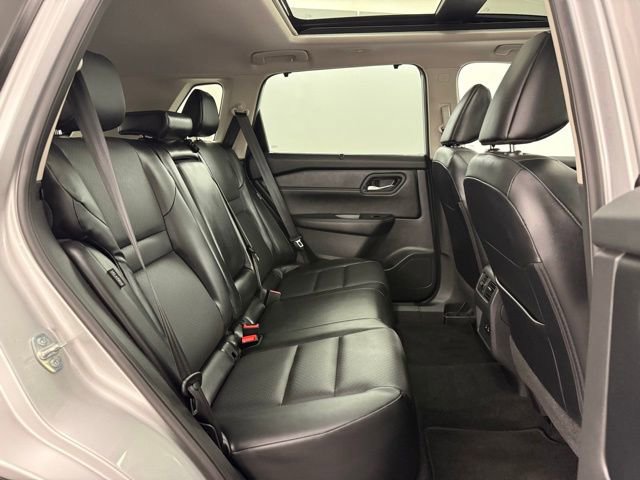 Used 2025 Nissan Rogue SV w/ SV Premium Package image 13