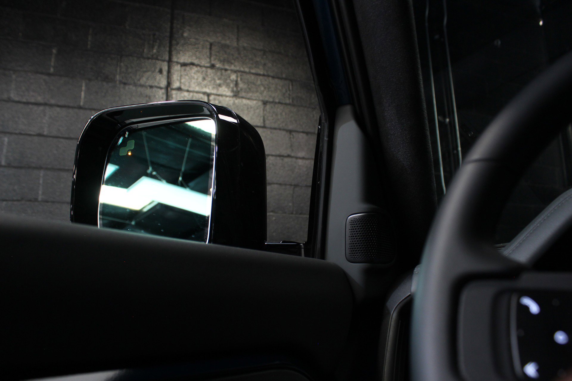 Used 2026 Land Rover Defender 110 image 29