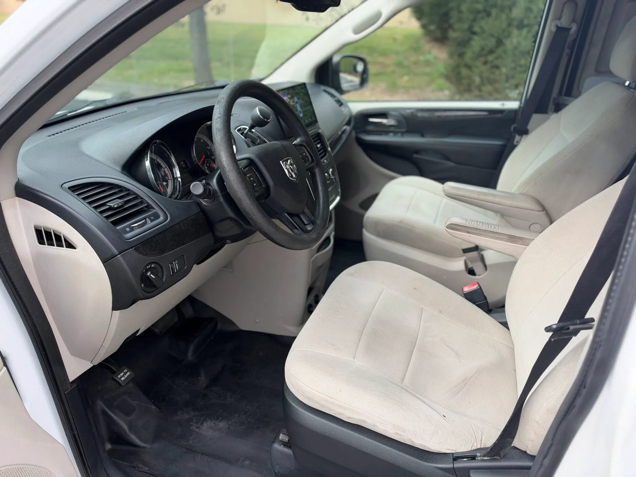 Used 2015 RAM C/V Tradesman FWD image 9